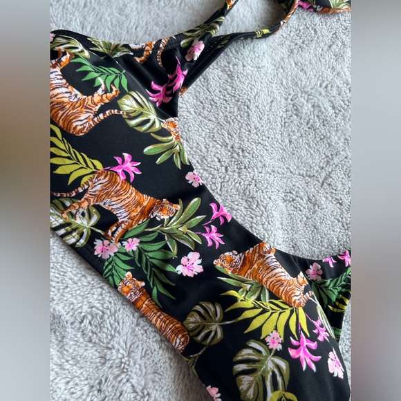Target Tiger Bikini Top - Picture 2 of 6